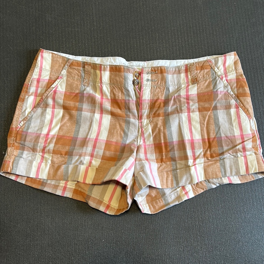 Old Navy women’s favorite khakis perfect 3 1/2” shorts brown, grey gray, pink 12